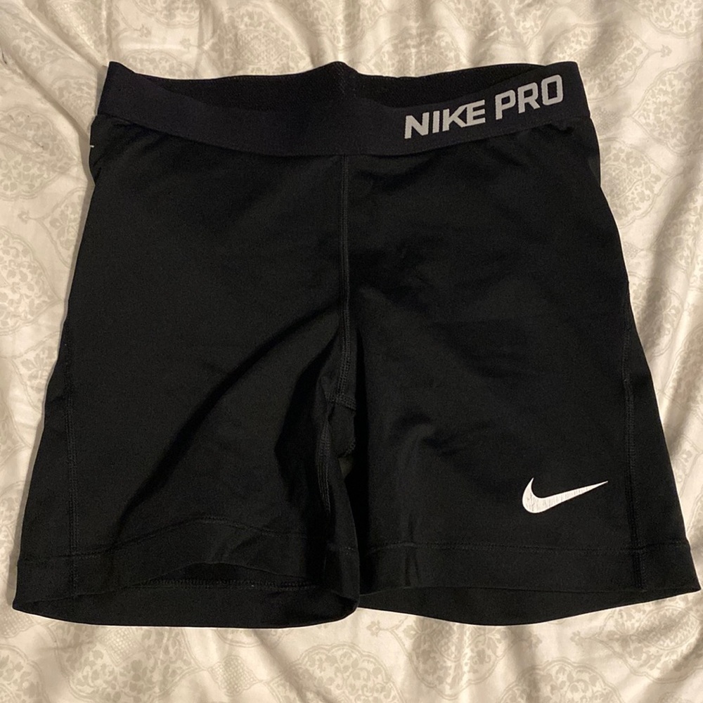 NIKE Pro Shorts size M